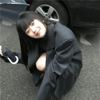 芒果和红色轮椅